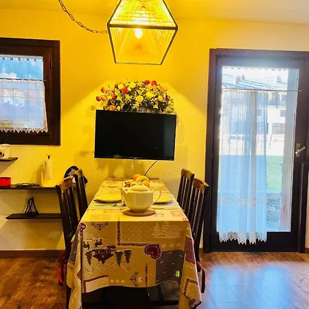 Guesthost - Petite Fleur - Cozy Flat